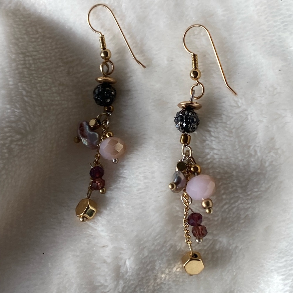 NEW MAGNETIC HEALING CRYSTALS Gold and Black Dangle Earrings - Picture 2 of 6